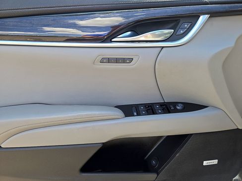 Used 2013 Cadillac XTS Premium FWD image 14
