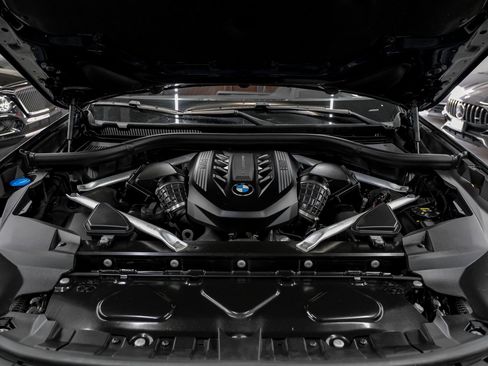 Used 2022 BMW X7 M50i w/ Executive Package image 54