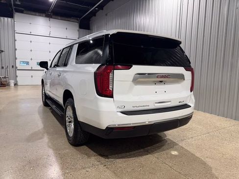 Used 2023 GMC Yukon XL SLT AWD/4WD image 6