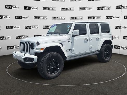 Used 2022 Jeep Wrangler Unlimited Sahara AWD/4WD image 2