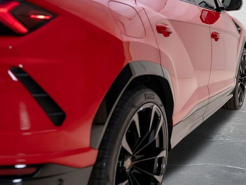 Used 2022 Lamborghini Urus Base image 22
