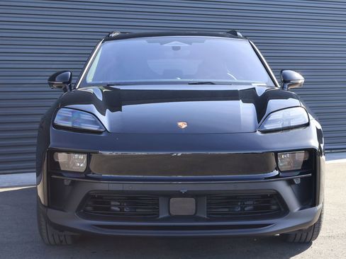 New 2026 Porsche Macan GTS Electric image 6