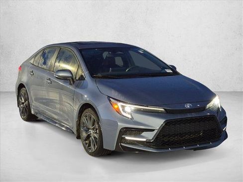 Used 2024 Toyota Corolla XSE FWD image 3