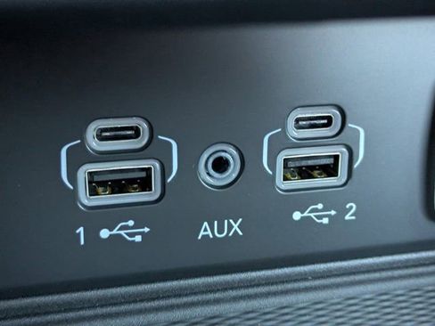 New 2025 Jeep Grand Cherokee Altitude image 21