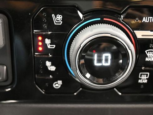 Used 2026 Chevrolet Silverado 1500 High Country w/ Technology Package image 32