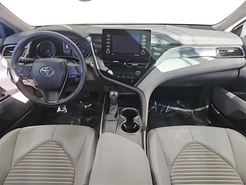 Used 2021 Toyota Camry SE image 9