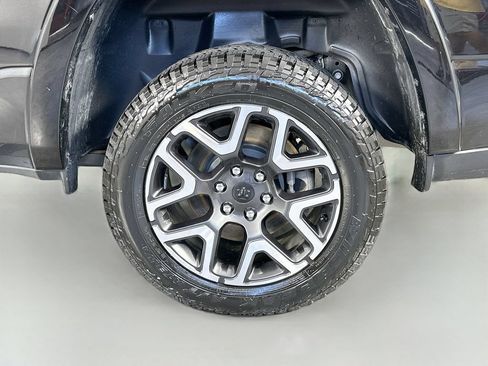 Used 2025 RAM 1500 Laramie w/ Off Road Group AWD/4WD image 34