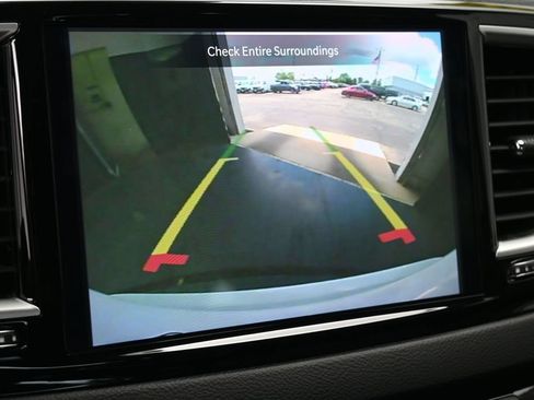 Used 2024 Chrysler Pacifica Touring-L FWD image 31