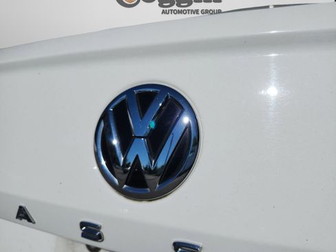 Used 2022 Volkswagen Passat 2.0T SE image 21