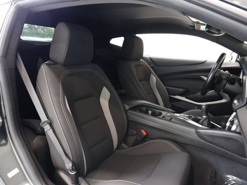 Used 2018 Chevrolet Camaro SS RWD image 21