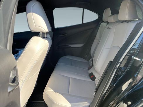 Used 2024 Lexus UX 250h FWD image 9