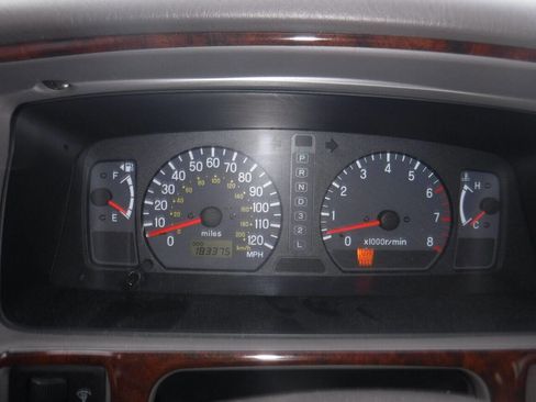 Used 2001 Mitsubishi Montero Sport XLS image 6