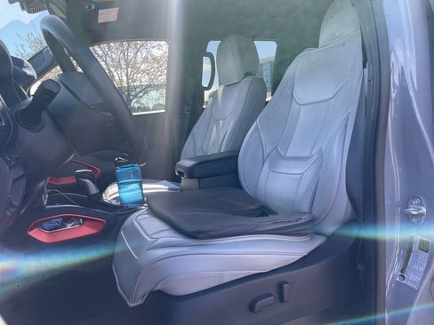 Used 2023 Nissan Frontier PRO-4X w/ Pro Convenience Package image 5