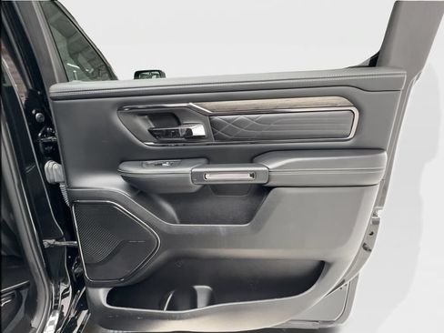 Used 2025 RAM 1500 Limited AWD/4WD image 31