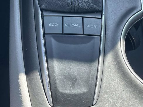 Used 2022 Toyota Camry LE FWD image 30