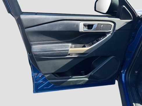 Used 2020 Ford Explorer XLT w/ Equipment Group 202A image 11