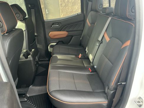 Used 2023 GMC Canyon AT4 w/ Canyon Safety Plus Package AWD/4WD image 17
