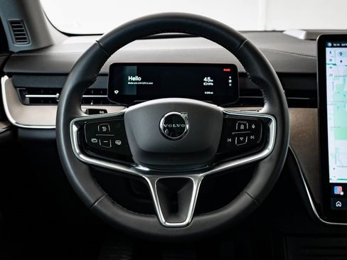 Used 2025 Volvo EX90 Plus image 41