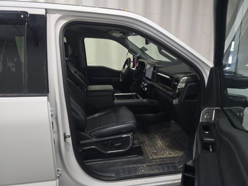 Used 2023 Ford F250 Lariat w/ Sport Appearance Package AWD/4WD image 8