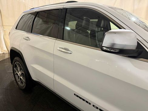 Used 2020 Jeep Grand Cherokee Limited w/ Premium Lighting Group image 11