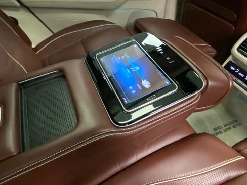 Used 2021 Mercedes-Benz Maybach GLS 600 4MATIC image 46