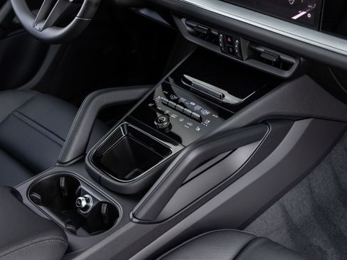 New 2026 Porsche Cayenne Coupe image 35