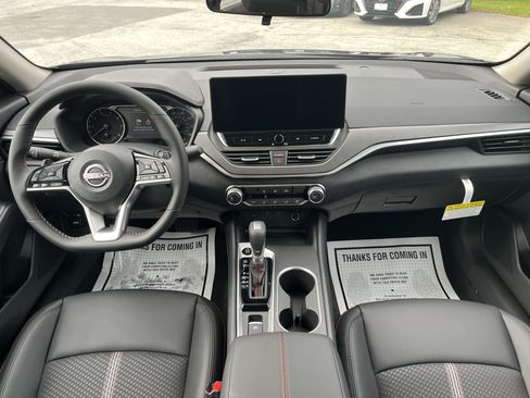 New 2026 Nissan Altima 2.5 SR AWD/4WD image 18