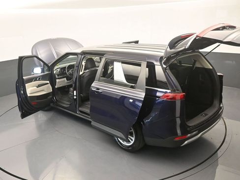 Used 2024 Kia Carnival LX FWD image 67