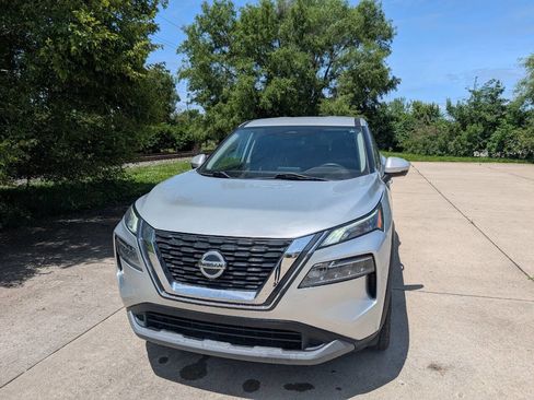 Used 2021 Nissan Rogue SV AWD/4WD image 1