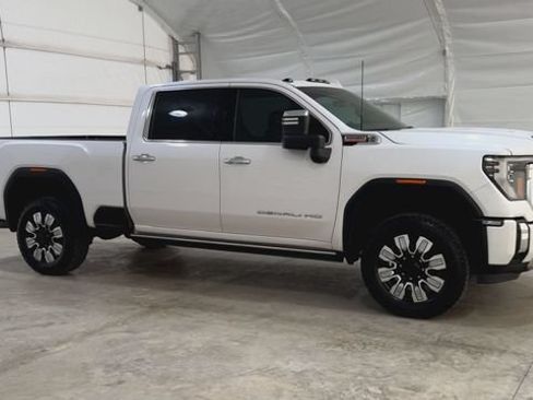 Used 2024 GMC Sierra 2500 Denali w/ Denali Reserve Package AWD/4WD image 6