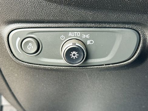 Used 2019 Chevrolet Equinox LT AWD/4WD image 34