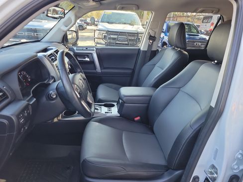 Used 2024 Toyota 4Runner SR5 Premium image 8