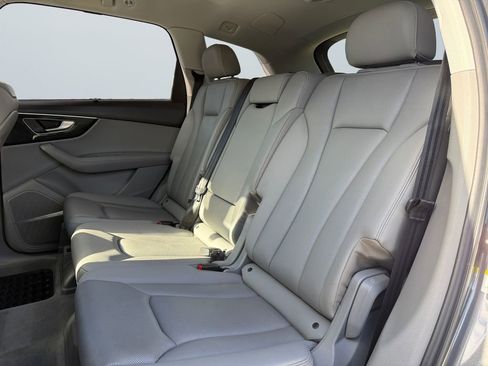 Used 2022 Audi Q7 3.0T Prestige w/ Prestige Package image 13