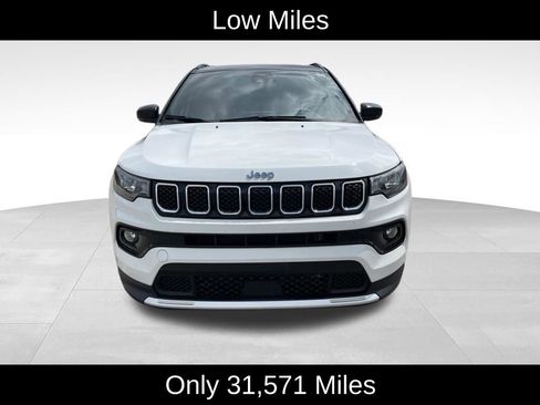 Used 2023 Jeep Compass Limited w/ Sun and Sound Group AWD/4WD image 2