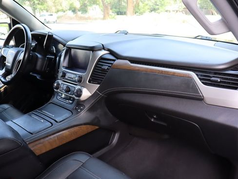 Used 2018 GMC Yukon XL Denali w/ Open Road Package AWD/4WD image 17