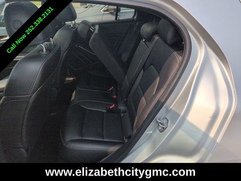 Used 2019 Mercedes-Benz GLA 250 4MATIC image 18