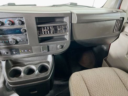 Used 2022 GMC Savana 3500 Extended w/ Driver Convenience Package RWD image 21