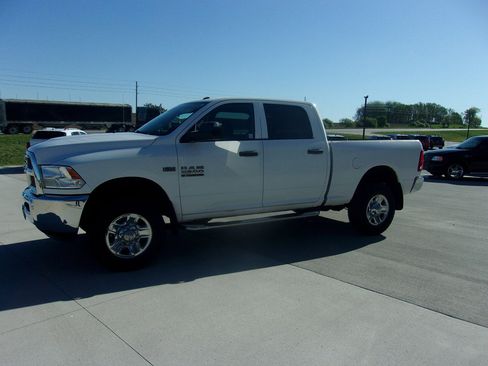 Used 2015 RAM 2500 Tradesman w/ Chrome Appearance Group AWD/4WD image 8