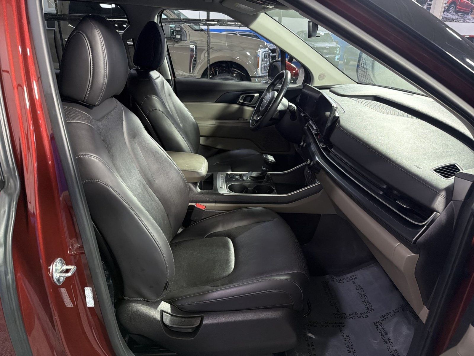 Used 2025 Kia Carnival FWD image 22