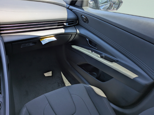 New 2026 Hyundai Elantra Sport FWD image 14