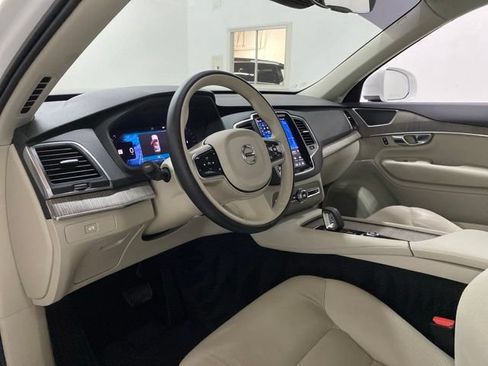 Used 2024 Volvo XC90 B6 Core AWD/4WD image 19