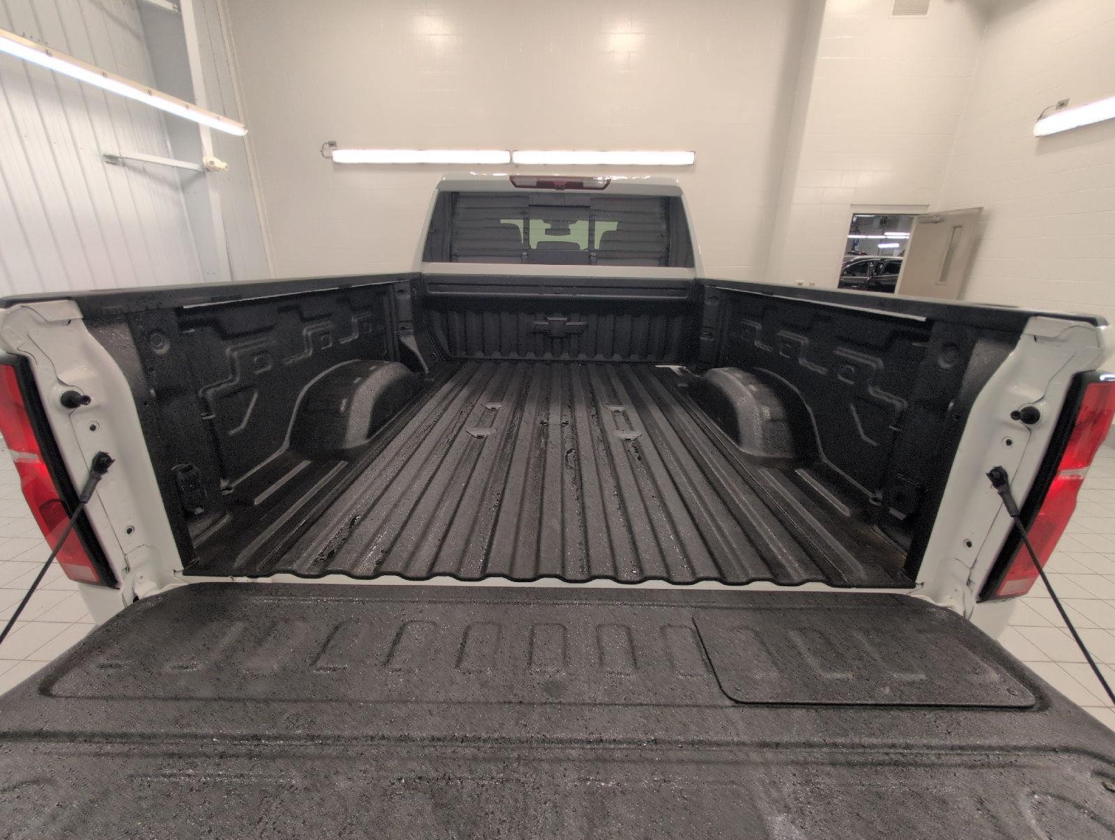 Certified 2025 Chevrolet Silverado 2500 LTZ w/ LTZ Plus Package AWD/4WD image 15