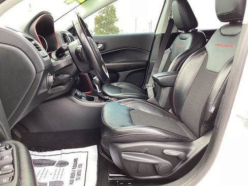 Used 2020 Jeep Compass Trailhawk image 9