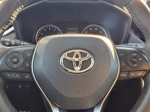 Used 2020 Toyota RAV4 XLE Premium image 13
