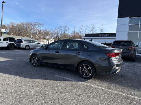 Used 2023 Kia Forte LXS image 8