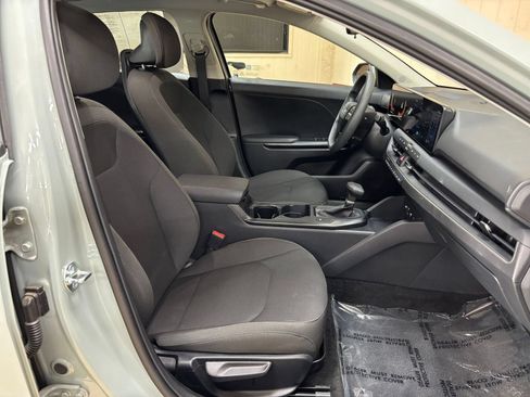 Used 2026 Kia K4 FWD image 35
