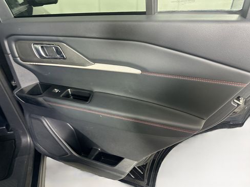 Used 2025 Ford Explorer ST-Line image 32