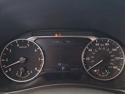 Used 2023 Nissan Altima 2.5 SR FWD image 11