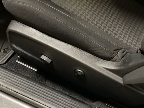 Used 2021 Dodge Challenger SXT w/ Driver Convenience Group image 14