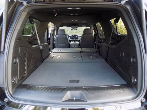 Used 2024 GMC Yukon XL SLT image 26